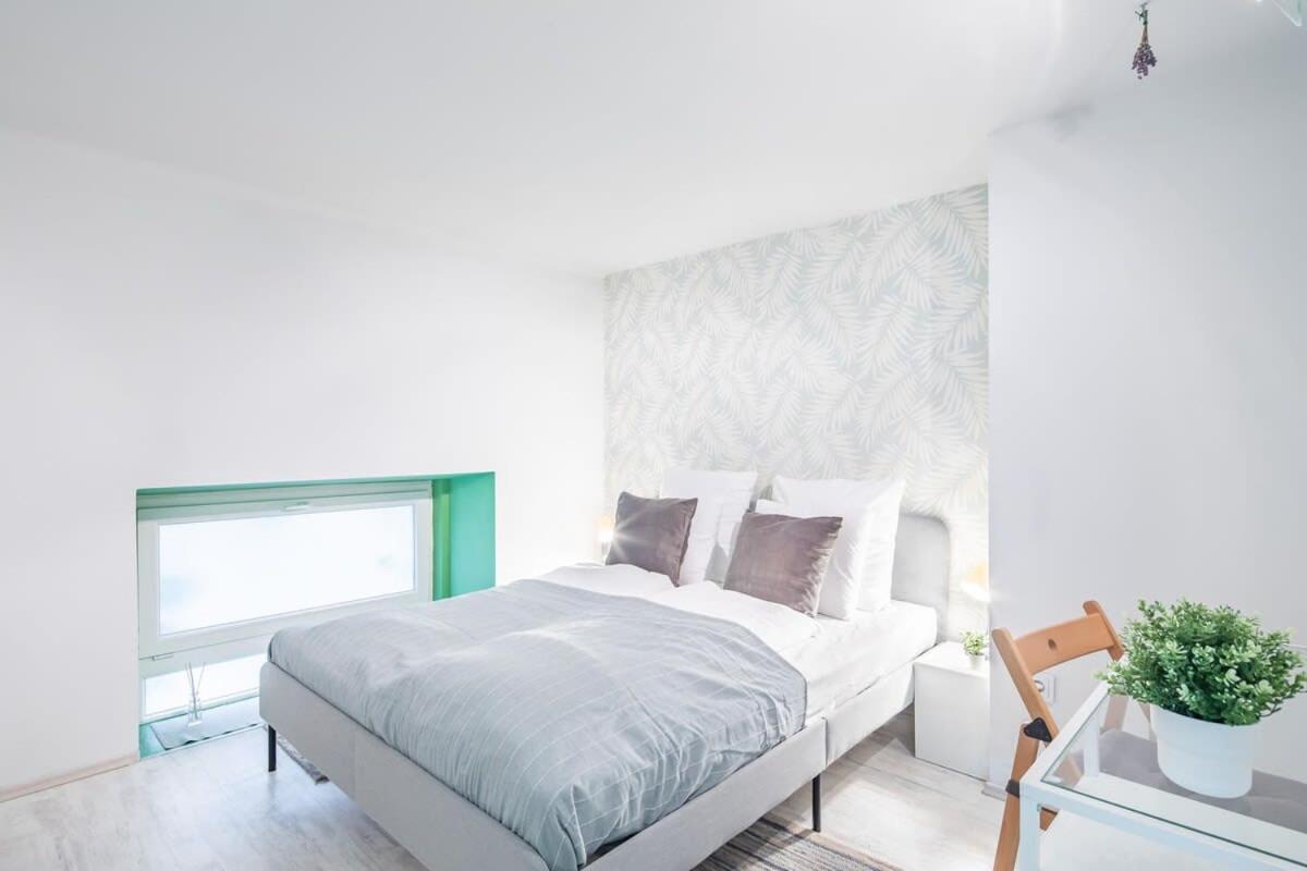 Very Central - Unique Design - New Studio Budapest Esterno foto