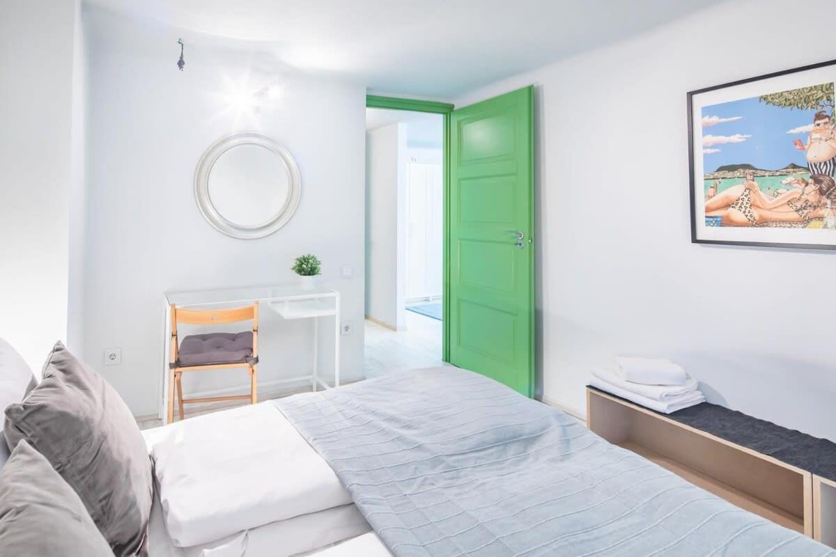 Very Central - Unique Design - New Studio Budapest Esterno foto